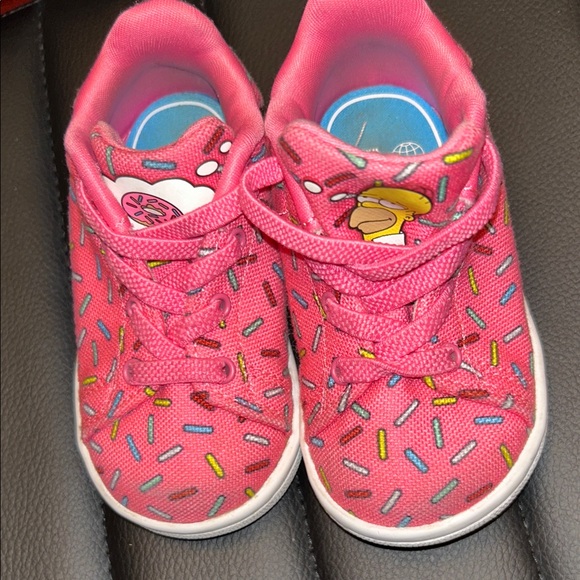 Adidas “Simpsons” Toddler Girls Shoes Size 4 - Picture 5 of 7